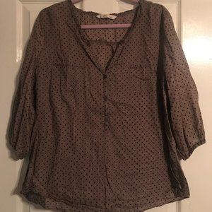 gray and black polka dot top